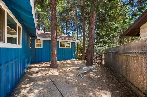 Exterior - 1966 Oakleaf Ct, Running Springs, CA 92382 photo 14 of 15