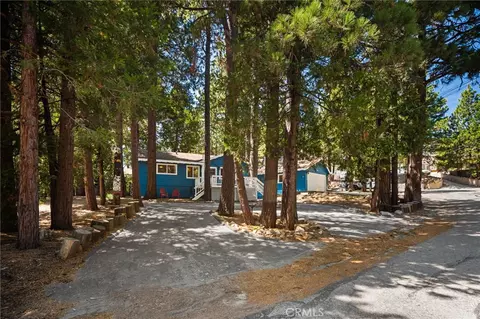 Exterior - 1966 Oakleaf Ct, Running Springs, CA 92382 photo 4 of 15