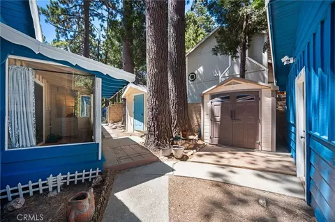 Exterior - 1966 Oakleaf Ct, Running Springs, CA 92382 photo 9 of 15