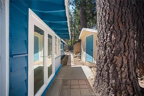 Exterior - 1966 Oakleaf Ct, Running Springs, CA 92382 photo 10 of 15