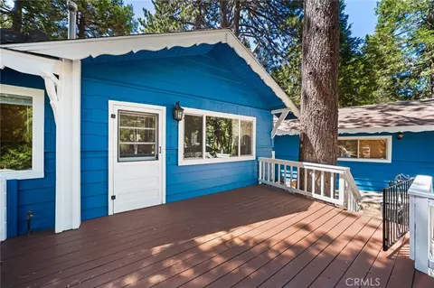 Exterior - 1966 Oakleaf Ct, Running Springs, CA 92382 photo 5 of 15