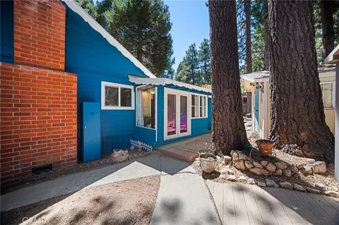 Exterior - 1966 Oakleaf Ct, Running Springs, CA 92382 photo 8 of 15