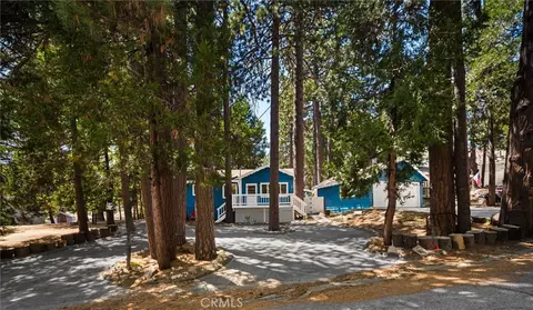 Exterior - 1966 Oakleaf Ct, Running Springs, CA 92382 photo 3 of 15