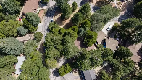 View/Area - 1966 Oakleaf Ct, Running Springs, CA 92382 photo 2 of 2