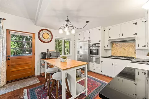 Kitchen - 1966 Oakleaf Ct, Running Springs, CA 92382 photo 3 of 5