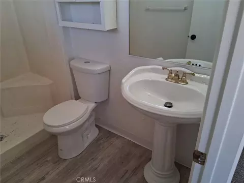 Bath - 22304 Lone Eagle, Apple Valley, CA 92308 photo 1 of 2