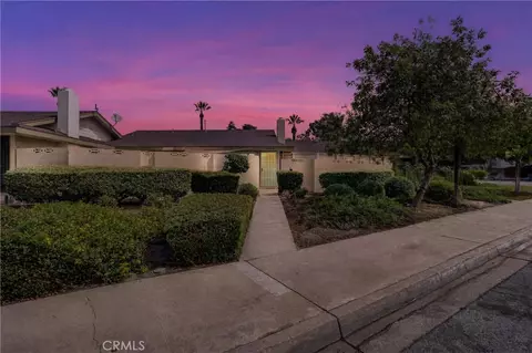 679 S Indian Hl #B, Claremont, CA 91711