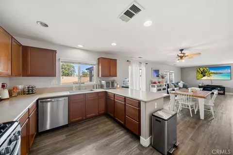 Kitchen - 804 Amadova Dr, Perris, CA 92571 photo 2 of 3