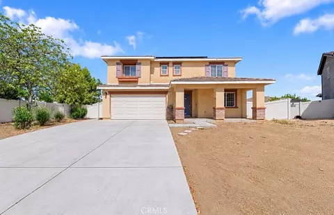 Exterior - 804 Amadova Dr, Perris, CA 92571 photo 2 of 8