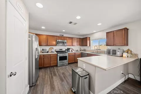 Kitchen - 804 Amadova Dr, Perris, CA 92571 photo 1 of 3