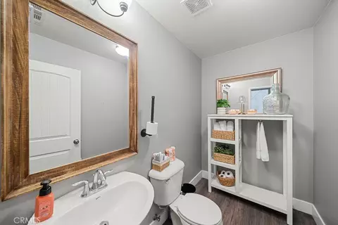 Bath - 804 Amadova Dr, Perris, CA 92571 photo 1 of 2