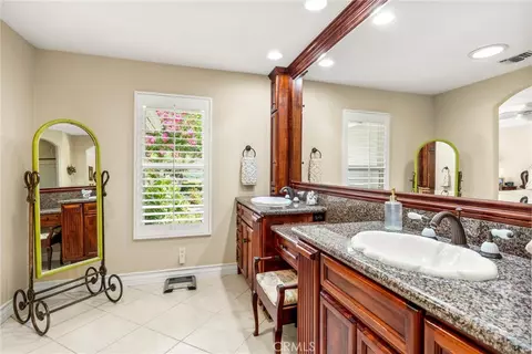 Bath - 1328 Loma Sola, Upland, CA 91786 photo 4 of 4