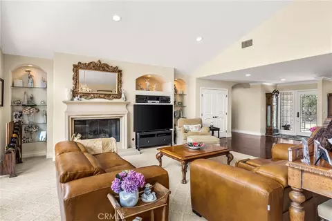 Living - 1328 Loma Sola, Upland, CA 91786 photo 5 of 6