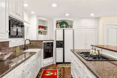 Kitchen - 1328 Loma Sola, Upland, CA 91786 photo 4 of 6