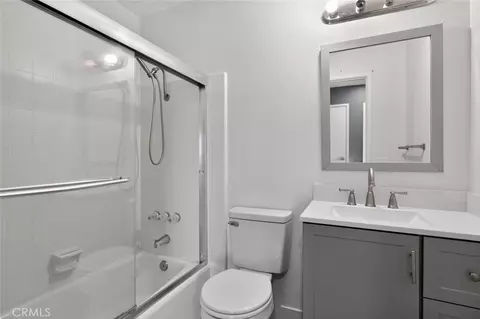 Bath - 3546 20th St, Highland, CA 92346 photo 1 of 1