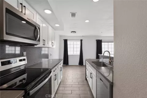 Kitchen - 3546 20th St, Highland, CA 92346 photo 3 of 3