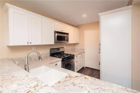 Kitchen - 1590 Corte Santana, Upland, CA 91786 photo 1 of 3