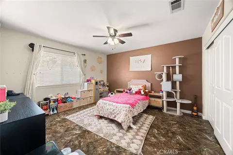 Bedroom - 9588 Mountain Pine Ct, Phelan, CA 92371 photo 2 of 4