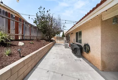 Exterior - 9588 Mountain Pine Ct, Phelan, CA 92371 photo 6 of 8