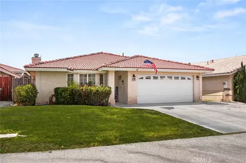 Exterior - 9588 Mountain Pine Ct, Phelan, CA 92371 photo 2 of 8