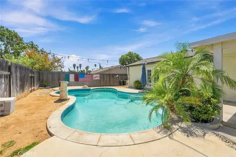 Exterior - 4263 Baggett, Riverside, CA 92505 photo 7 of 13