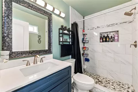 Bath - 4263 Baggett, Riverside, CA 92505 photo 3 of 4