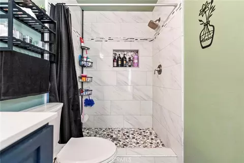 Bath - 4263 Baggett, Riverside, CA 92505 photo 4 of 4