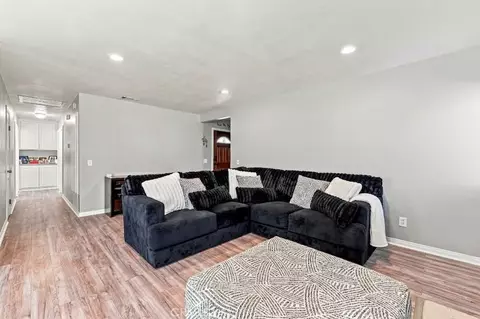 Entry Way - 4263 Baggett, Riverside, CA 92505 photo 1 of 2