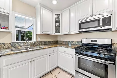 Kitchen - 4263 Baggett, Riverside, CA 92505 photo 4 of 5
