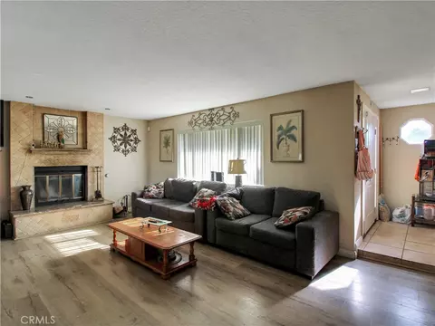 Living - 7831 Pismo Ave, Hesperia, CA 92345 photo 2 of 4