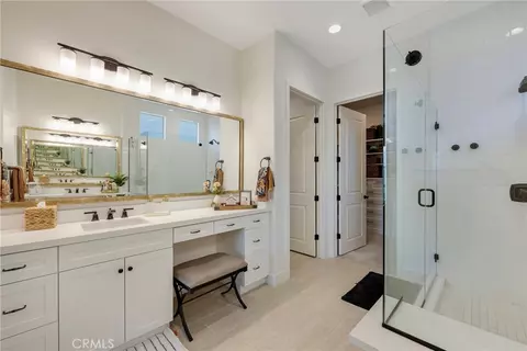 Bath - 11547 Explorer Ct, Corona, CA 92883 photo 5 of 6