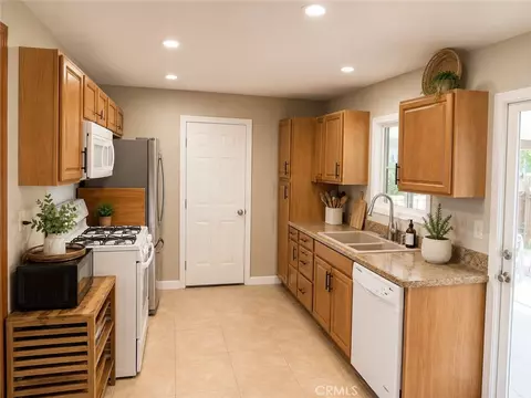 Kitchen - 12664 Esther, Boron, CA 93516 photo 1 of 2