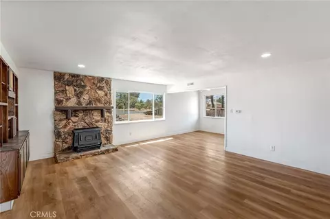 Living - 21932 Standing Rock Ave, Apple Valley, CA 92307 photo 3 of 5