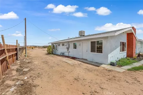 Exterior - 21932 Standing Rock Ave, Apple Valley, CA 92307 photo 5 of 8