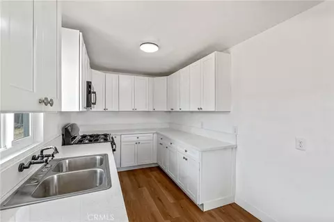 Kitchen - 21932 Standing Rock Ave, Apple Valley, CA 92307 photo 3 of 4