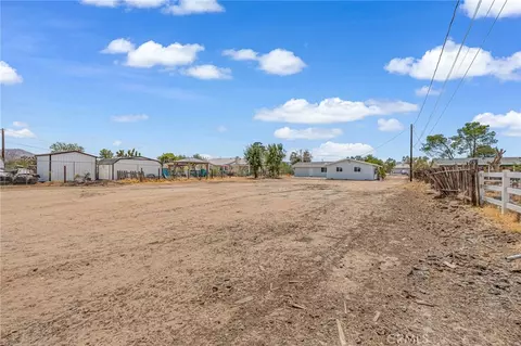 Exterior - 21932 Standing Rock Ave, Apple Valley, CA 92307 photo 6 of 8