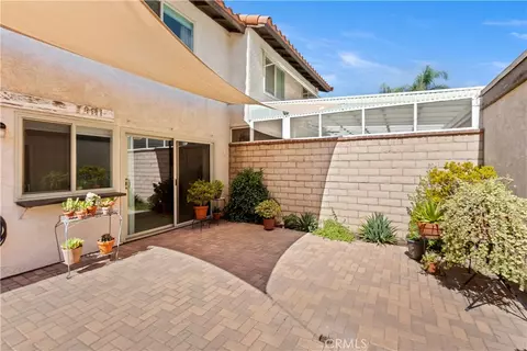 Exterior - 8714 Lincoln Ave, Riverside, CA 92504 photo 6 of 9