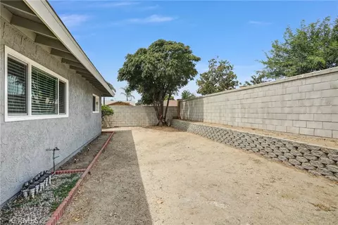 Exterior - 16410 Fontlee Ln, Fontana, CA 92335 photo 4 of 5