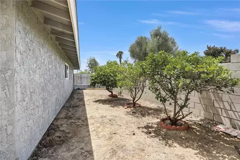 Exterior - 16410 Fontlee Ln, Fontana, CA 92335 photo 5 of 5
