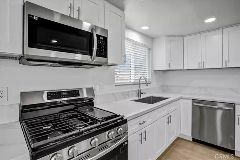 Kitchen - 16410 Fontlee Ln, Fontana, CA 92335 photo 2 of 2