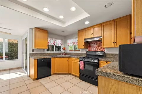 Kitchen - 10132 Saddlehill Ter, Rancho Cucamonga, CA 91737 photo 1 of 3