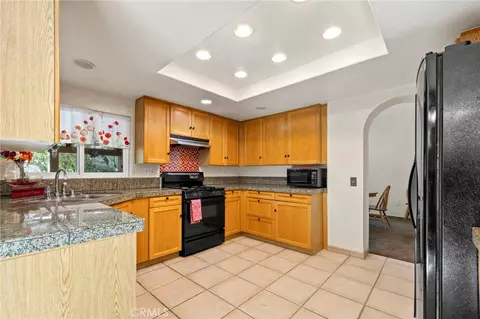 Kitchen - 10132 Saddlehill Ter, Rancho Cucamonga, CA 91737 photo 3 of 3