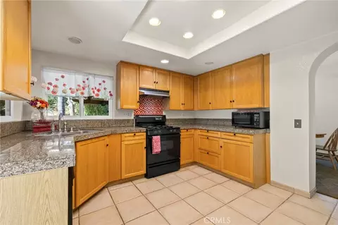 Kitchen - 10132 Saddlehill Ter, Rancho Cucamonga, CA 91737 photo 2 of 3