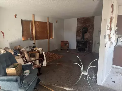 Living - 3601 Balsa, Yucca Valley, CA 92284 photo 1 of 2