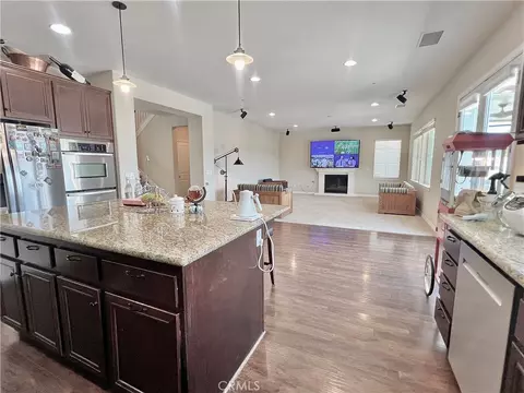 Kitchen - 45804 Corte Mislanca, Temecula, CA 92592 photo 4 of 7