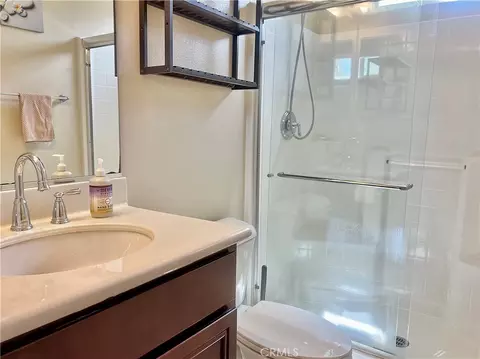 Bath - 45804 Corte Mislanca, Temecula, CA 92592 photo 1 of 4