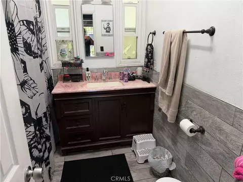 Bath - 126 N Magnolia Ct, Compton, CA 90220 photo 1 of 4