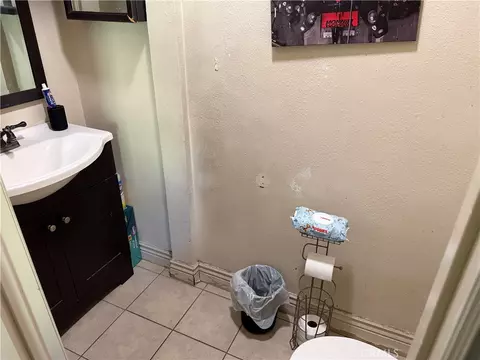 Bath - 126 N Magnolia Ct, Compton, CA 90220 photo 3 of 4
