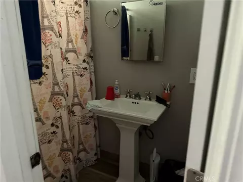 Bath - 126 N Magnolia Ct, Compton, CA 90220 photo 4 of 4