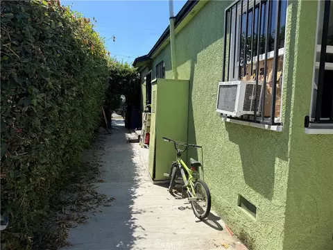 Exterior - 126 N Magnolia Ct, Compton, CA 90220 photo 2 of 5